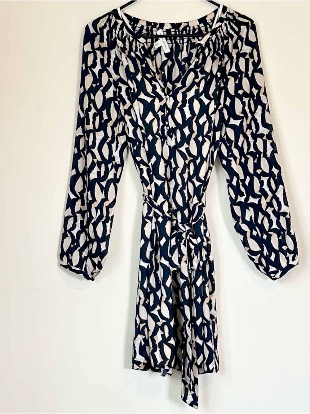 Banana Republic Black and Cream Geo Abstract Tie-Waist Dress - Size: 6